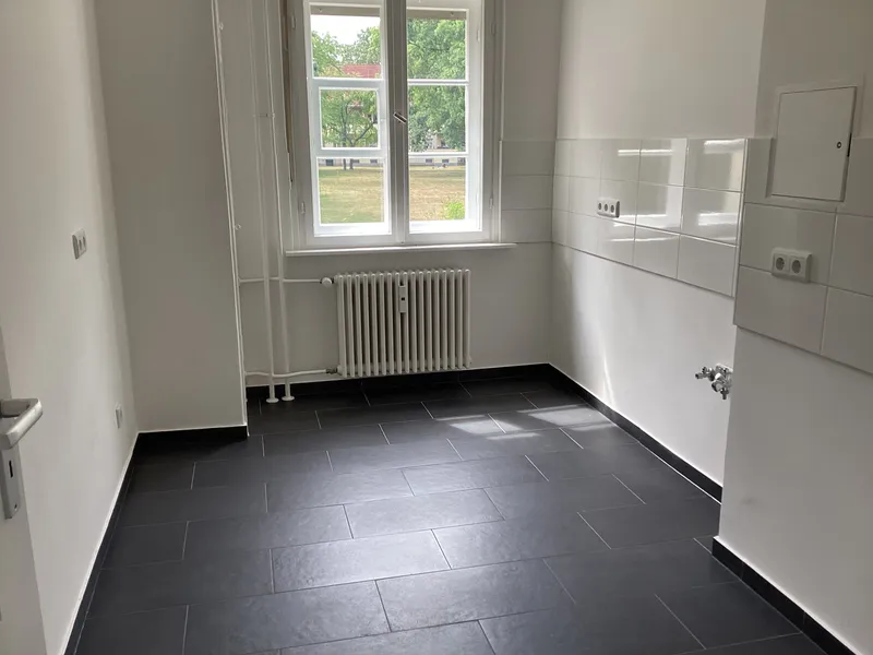 Sanierte 2 Zimmer Wohnung mit Balkon in Berlin-Niederschönhausen ab sofort ! — photo 1